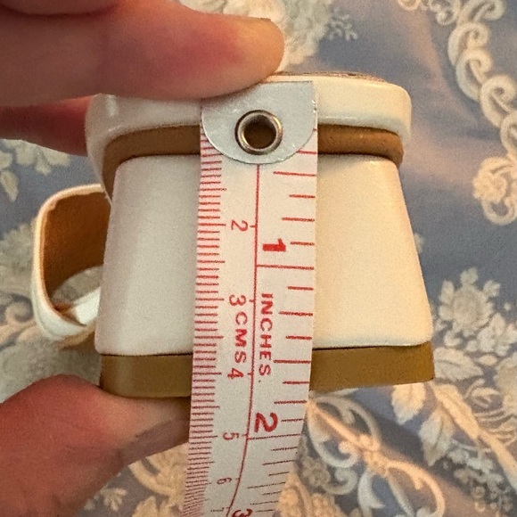 NWOT Unbranded White Sandals Buckle Embellished Open-Toe Low Block Heel; Size 41 - Picture 10 of 10